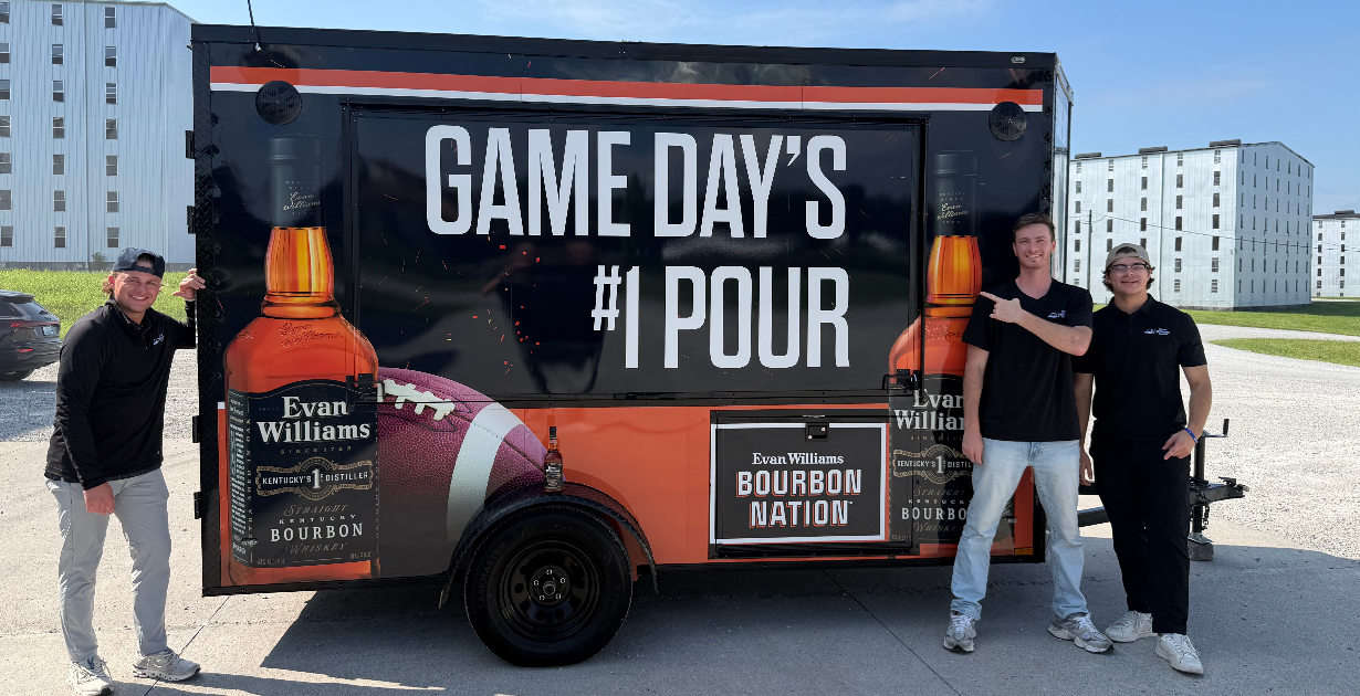 Evan Williams Teams With Snapback Sports for College Football